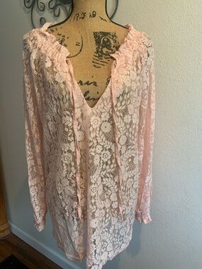 Women’s Lace Tunic Top in Light Pink - Brand Not Specified